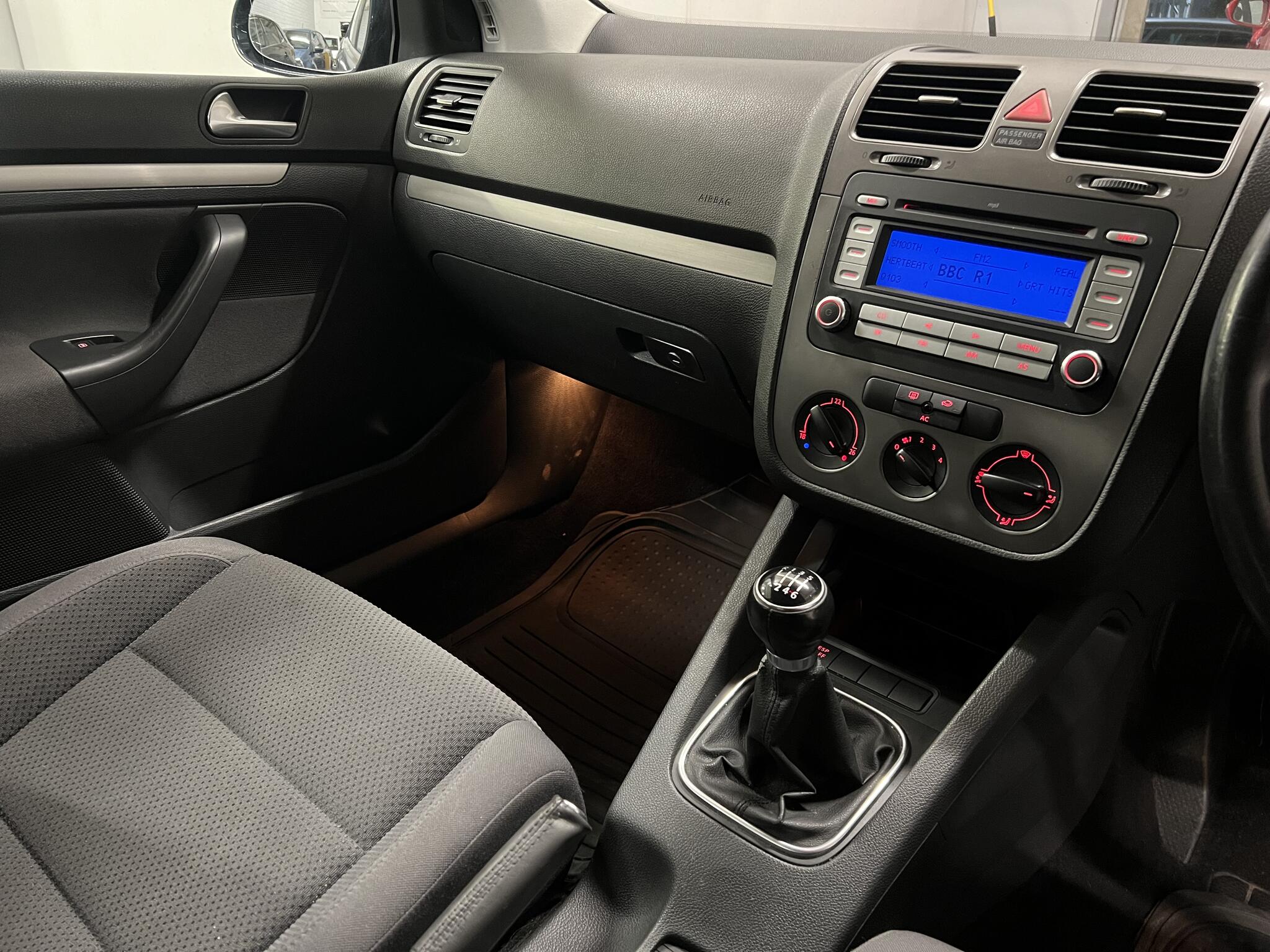 2008 Volkswagen Golf - Image 28