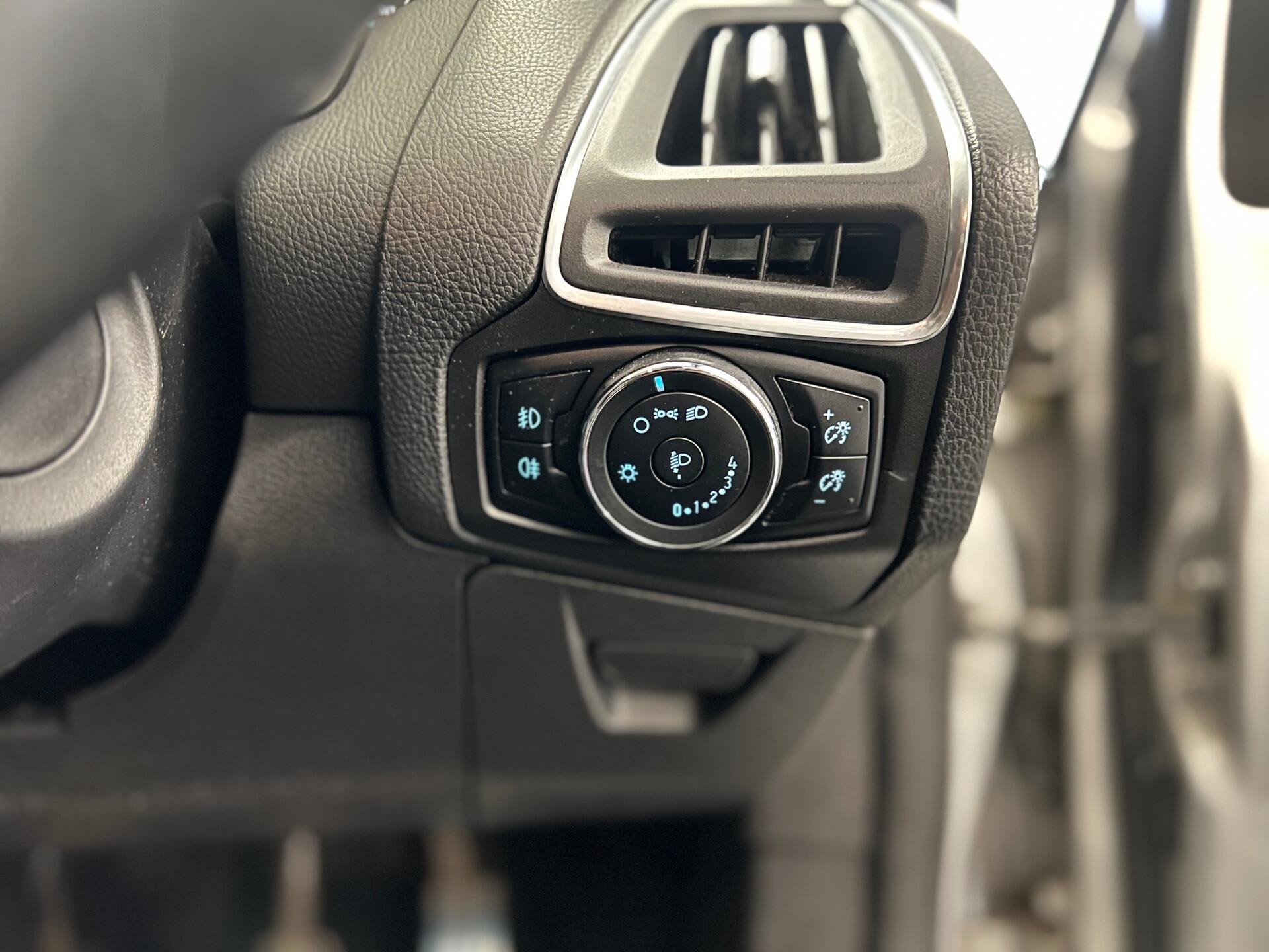 2014 Ford Focus - Image 35