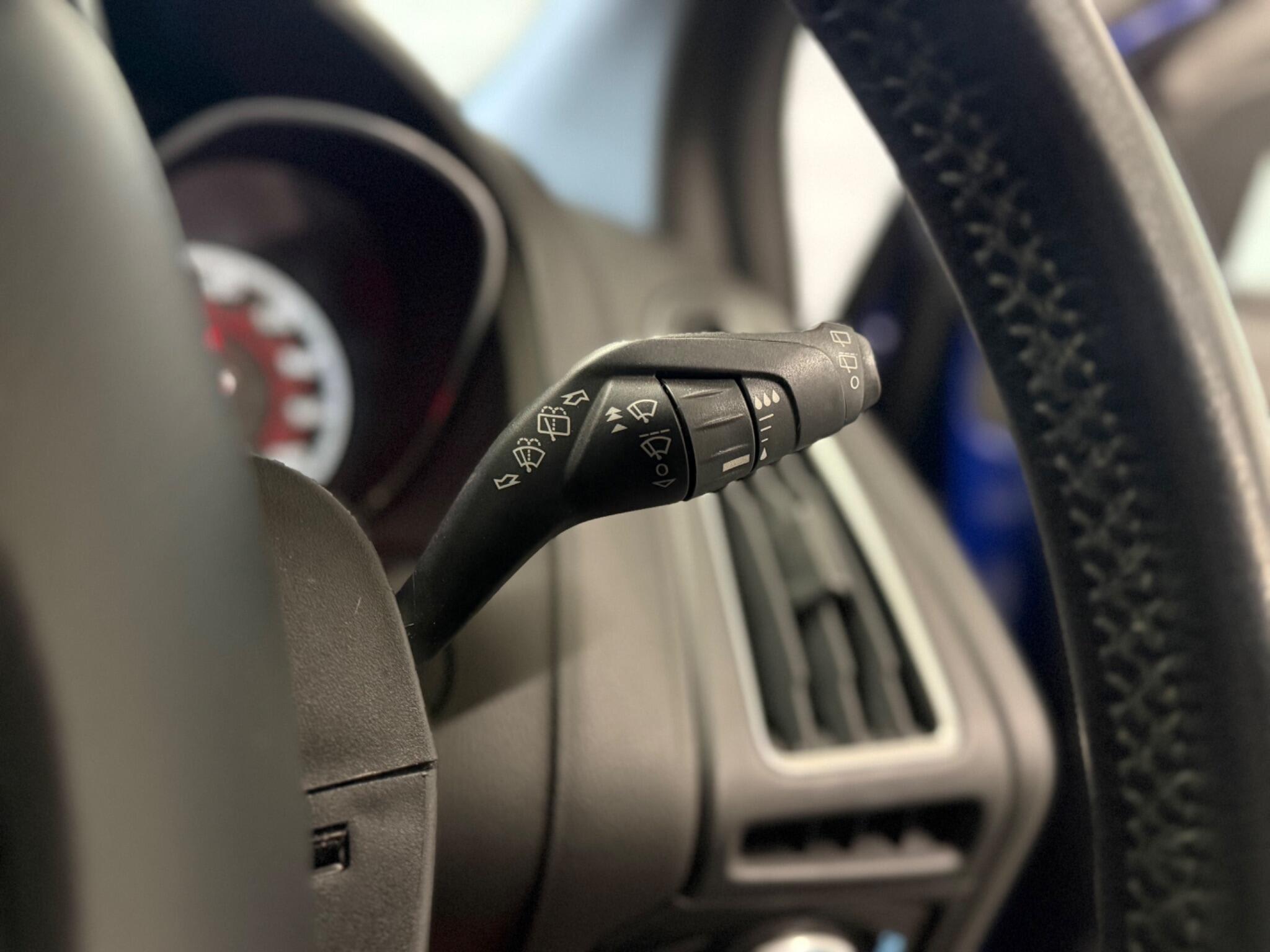 2017 Ford Focus - Image 29