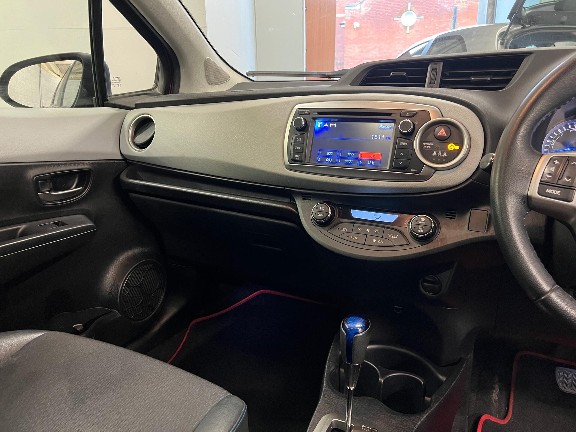 2014 Toyota Yaris - Image 34