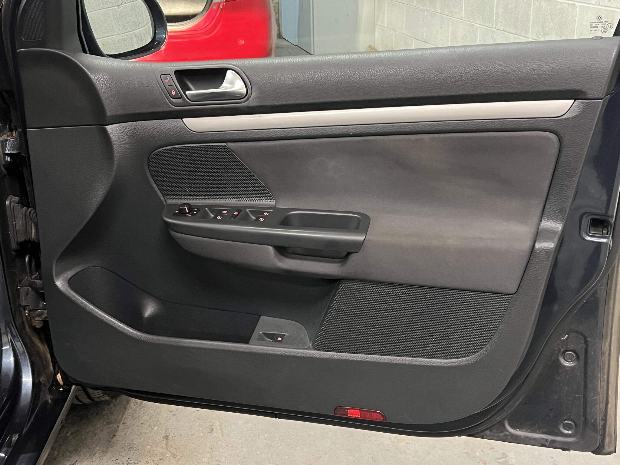 2008 Volkswagen Golf - Image 18