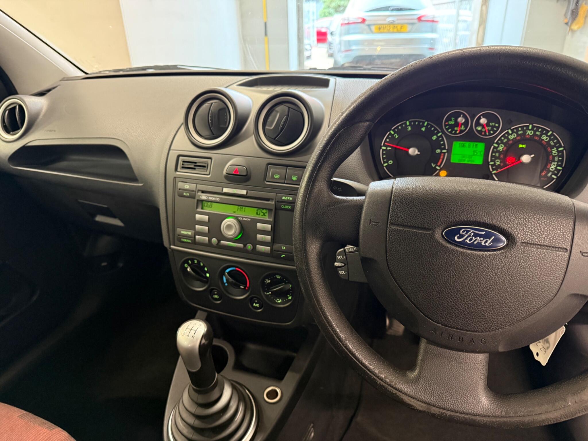 2005 Ford Fiesta - Image 17