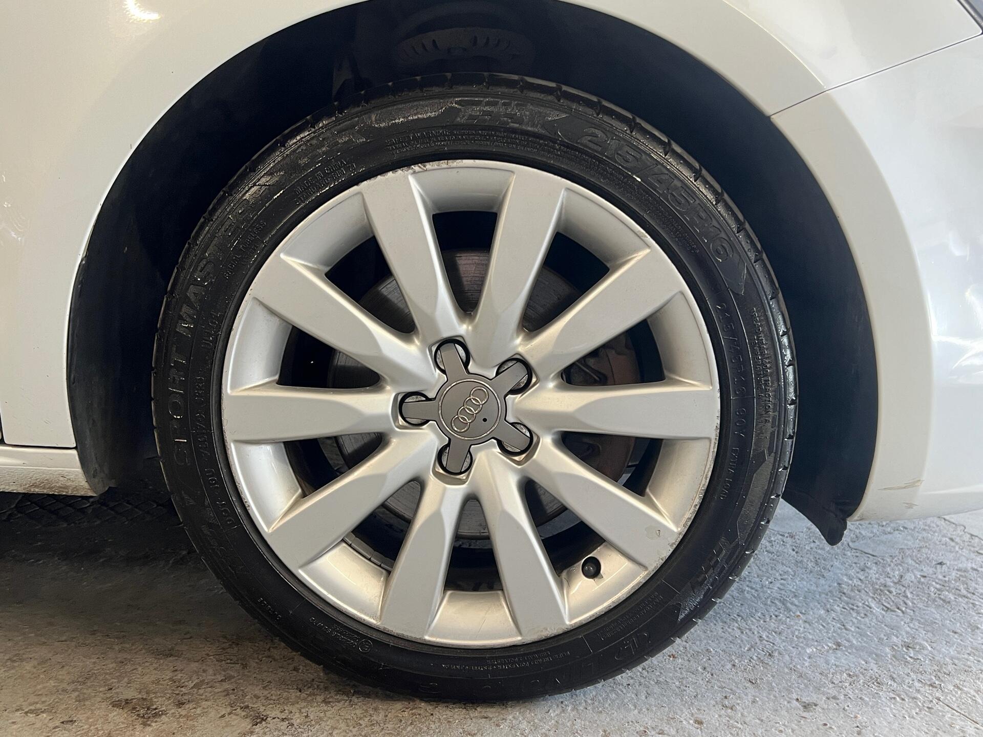 2014 Audi A1 - Image 12