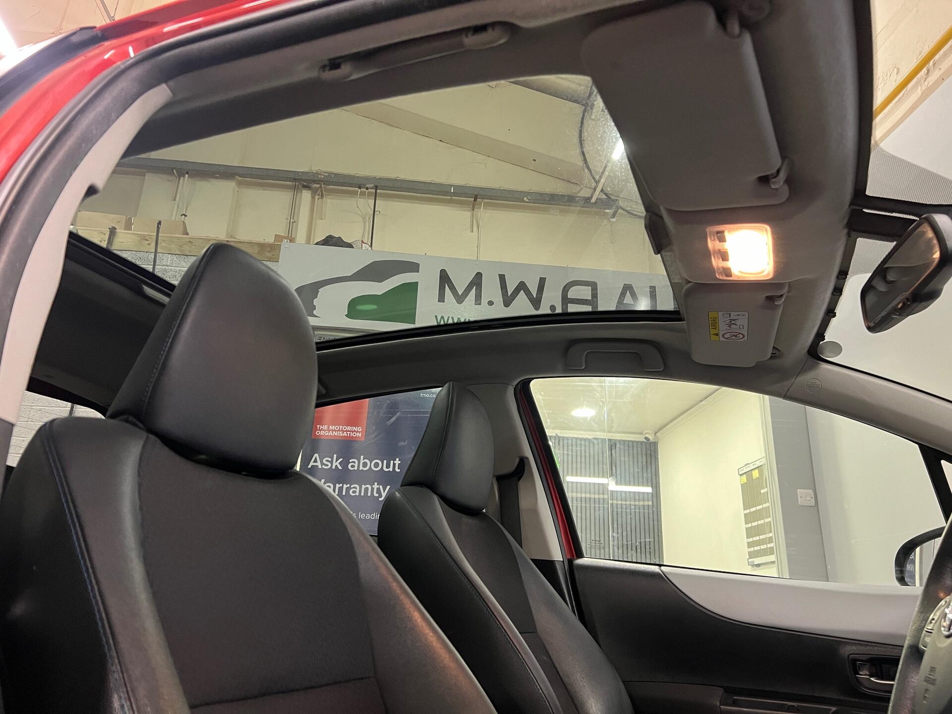 2014 Toyota Yaris - Image 23