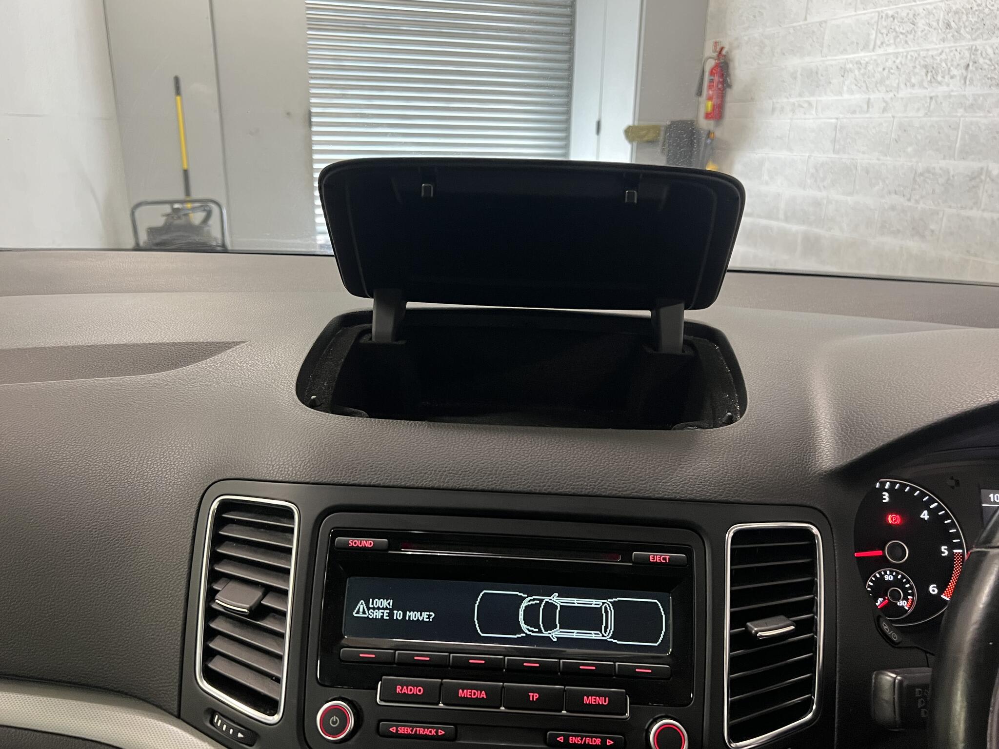 2012 Volkswagen Sharan - Image 31