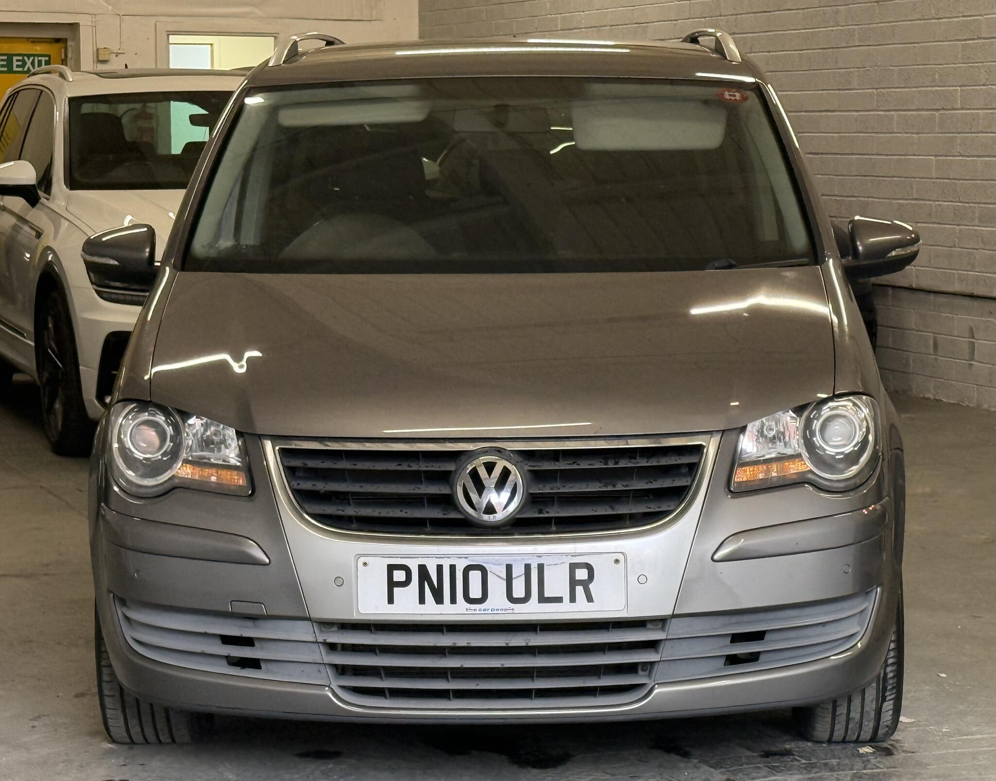 2010 Volkswagen Touran - Image 3