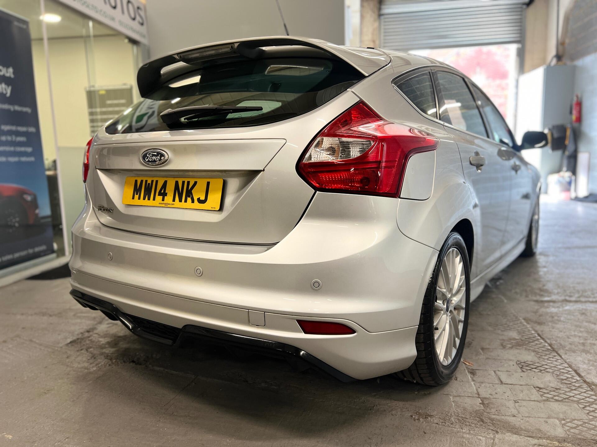 2014 Ford Focus - Image 25
