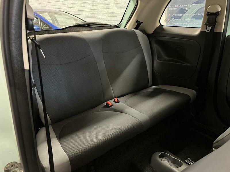 2015 Fiat 500 - Image 30