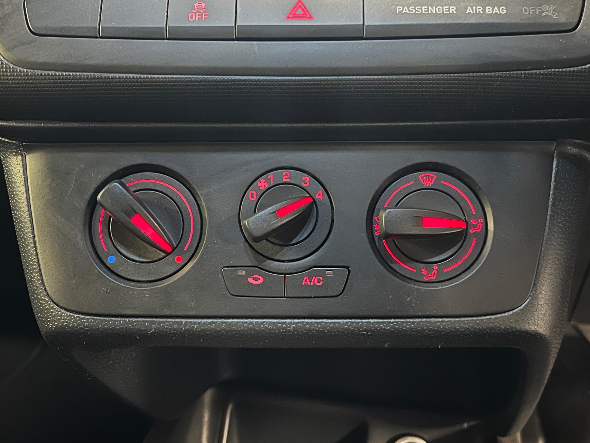 2015 SEAT Ibiza - Image 30