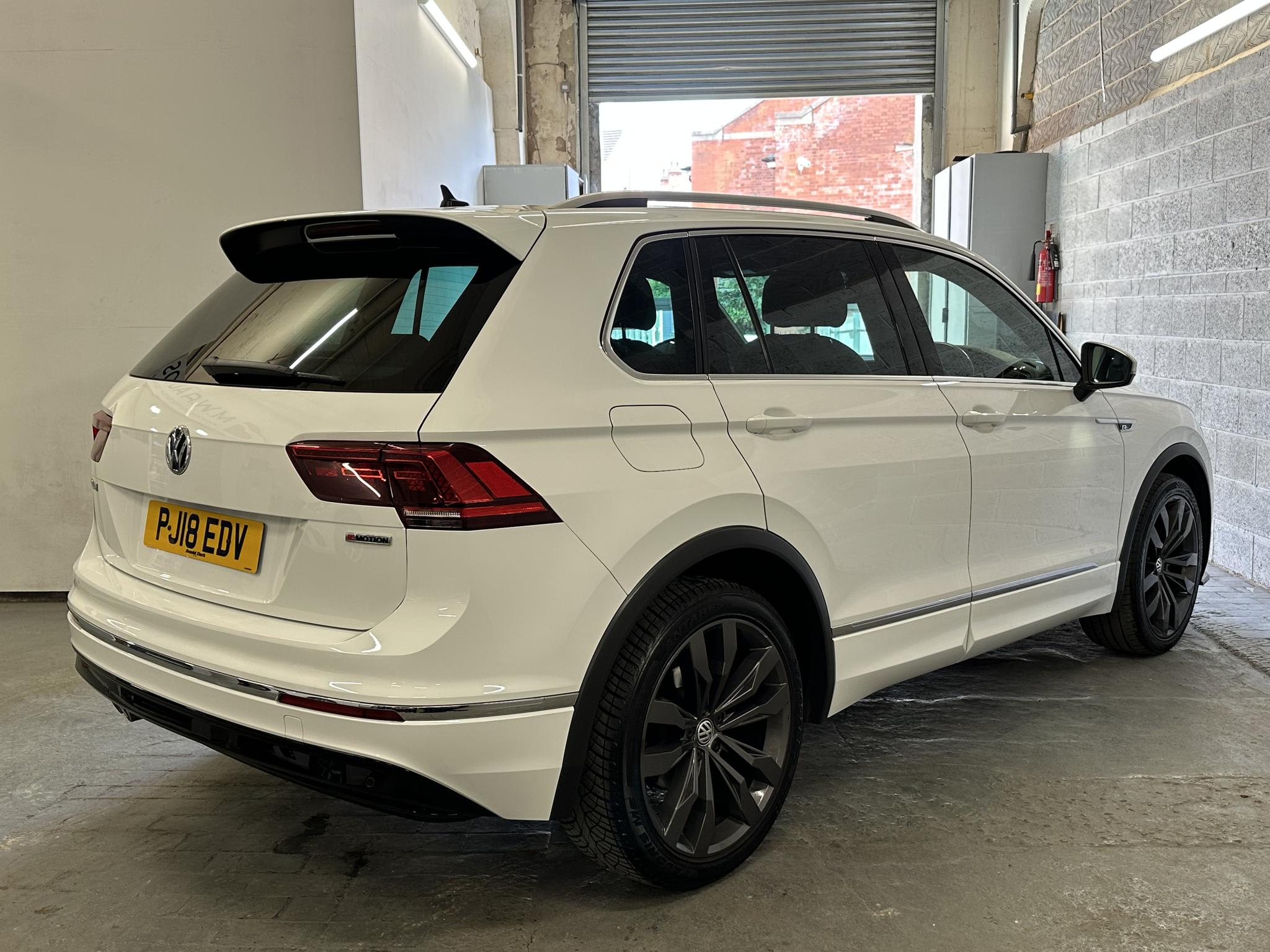 2018 Volkswagen Tiguan - Image 9