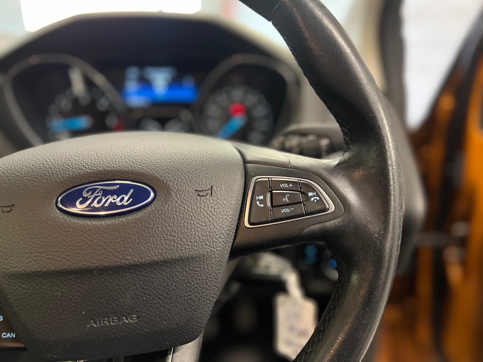 2017 Ford Focus - Image 28