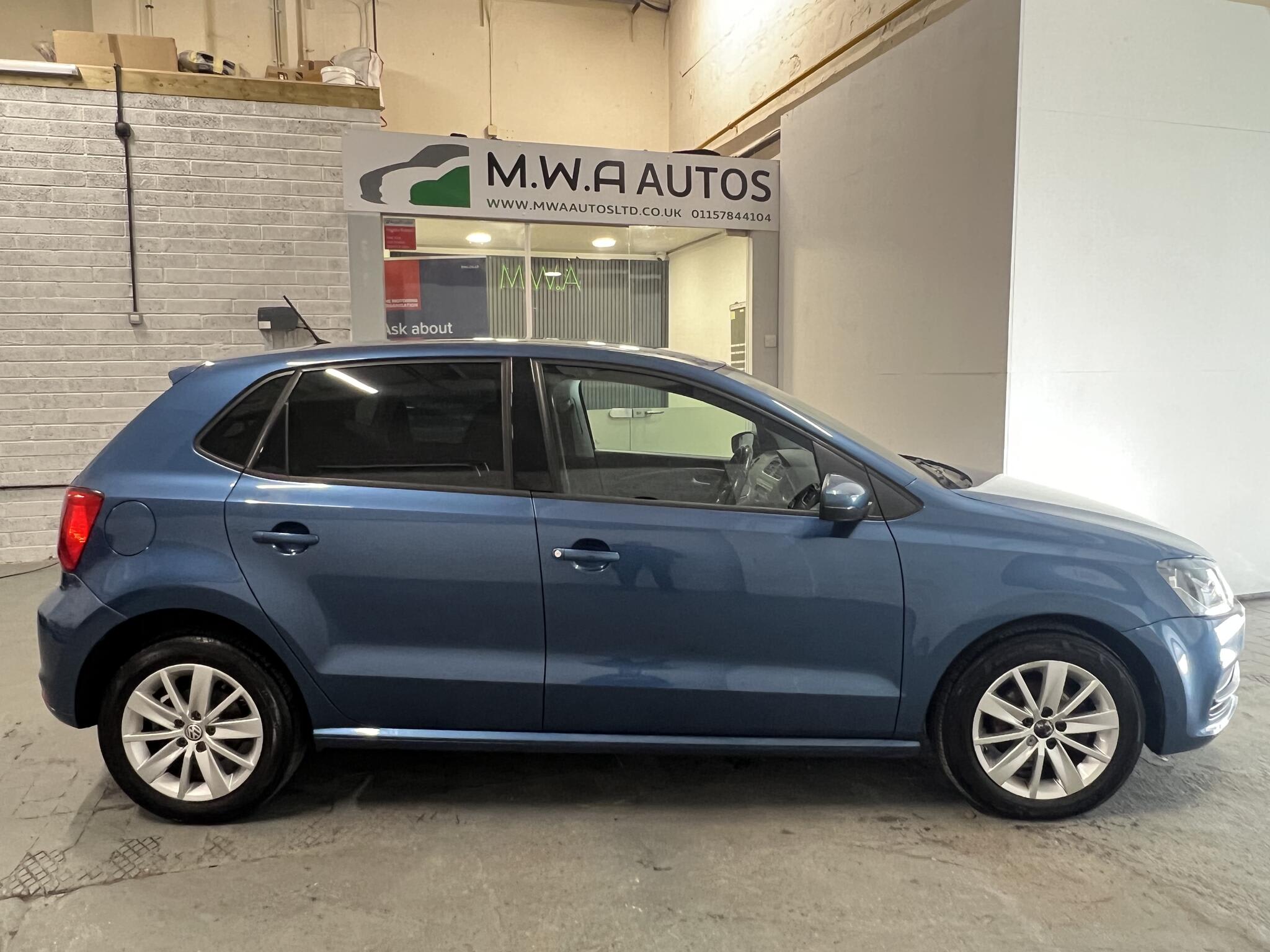 2015 Volkswagen Polo - Image 6