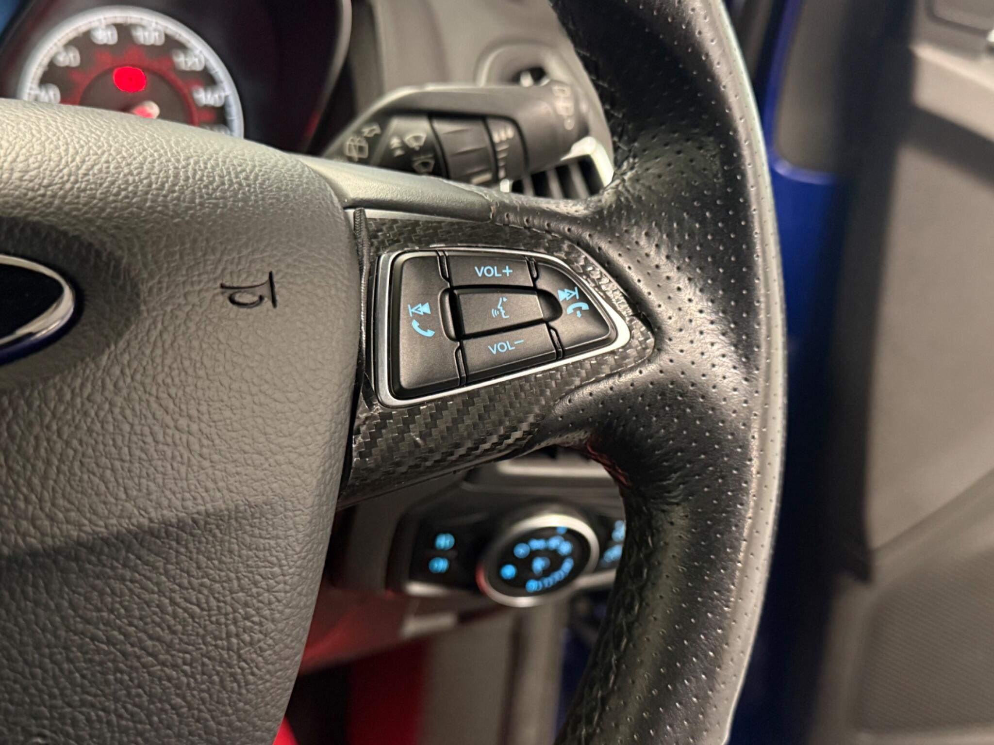 2017 Ford Focus - Image 30