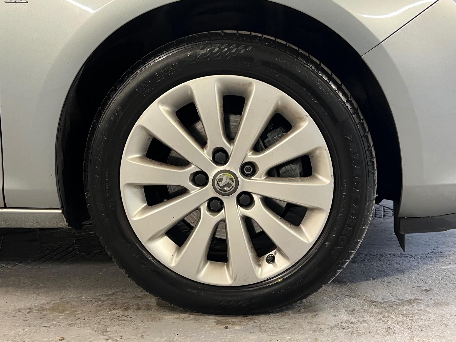 2010 Vauxhall Astra - Image 16