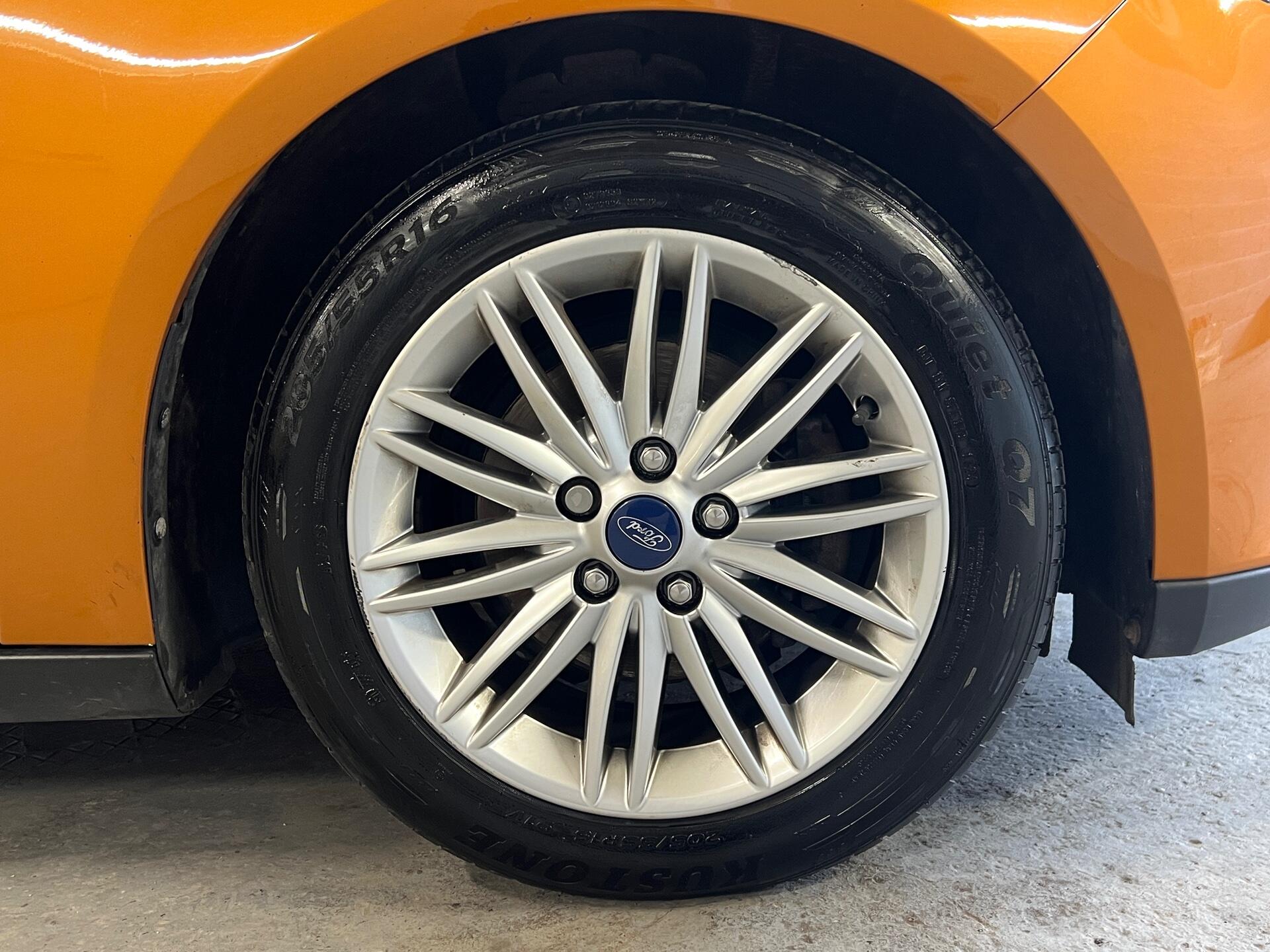 2017 Ford Focus - Image 18