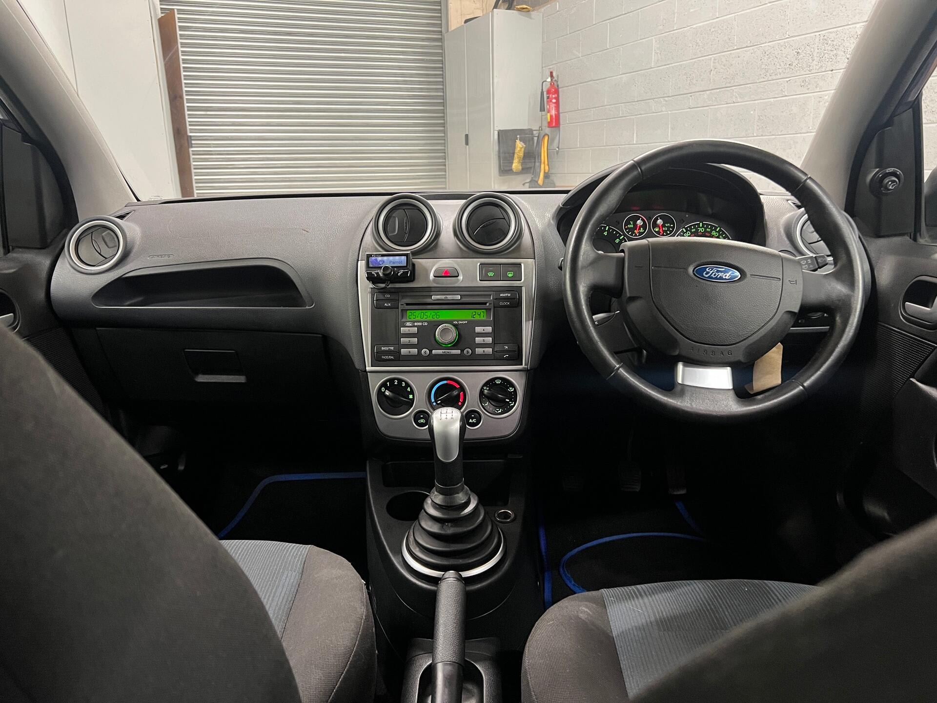 2009 Ford Fiesta - Image 30