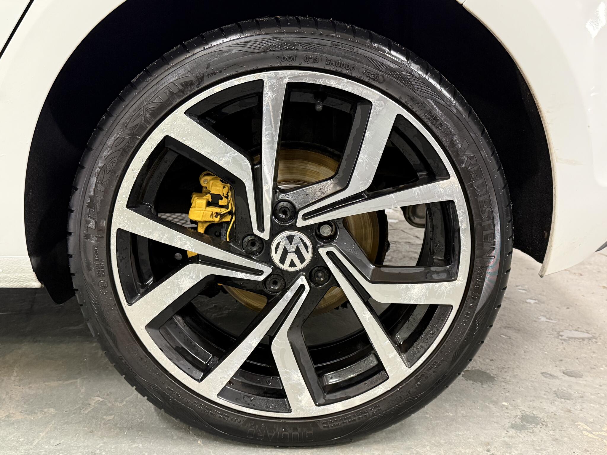 2014 Volkswagen Golf - Image 14