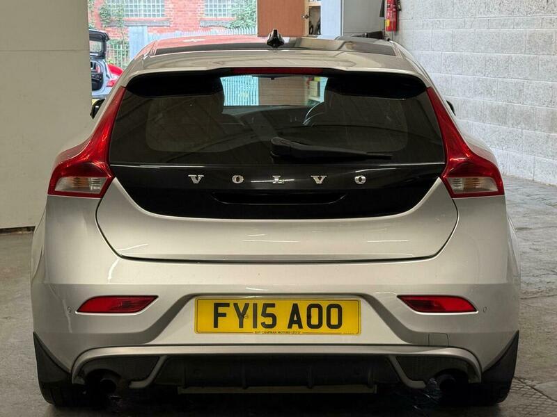 2015 Volvo V40 - Image 11