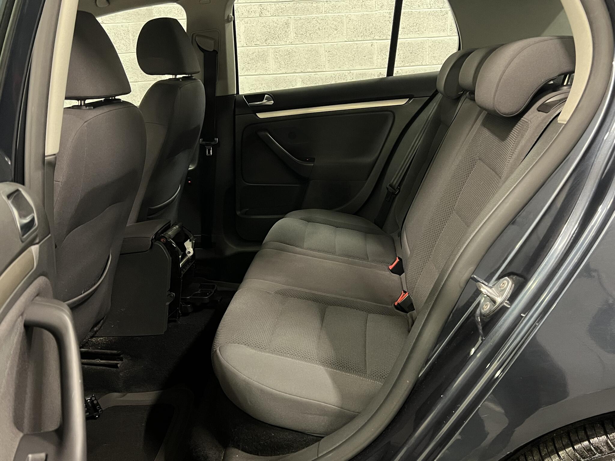 2008 Volkswagen Golf - Image 32