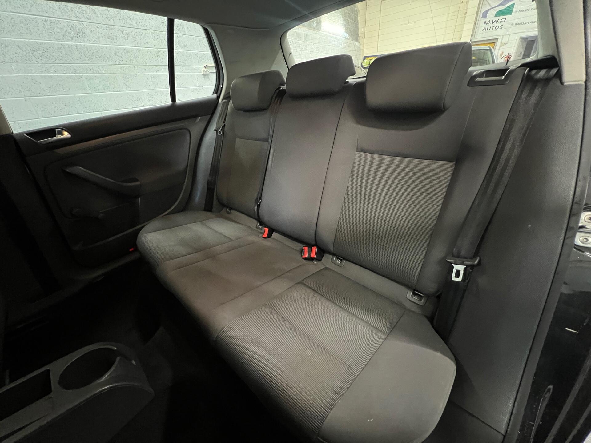 2006 Volkswagen Golf - Image 34