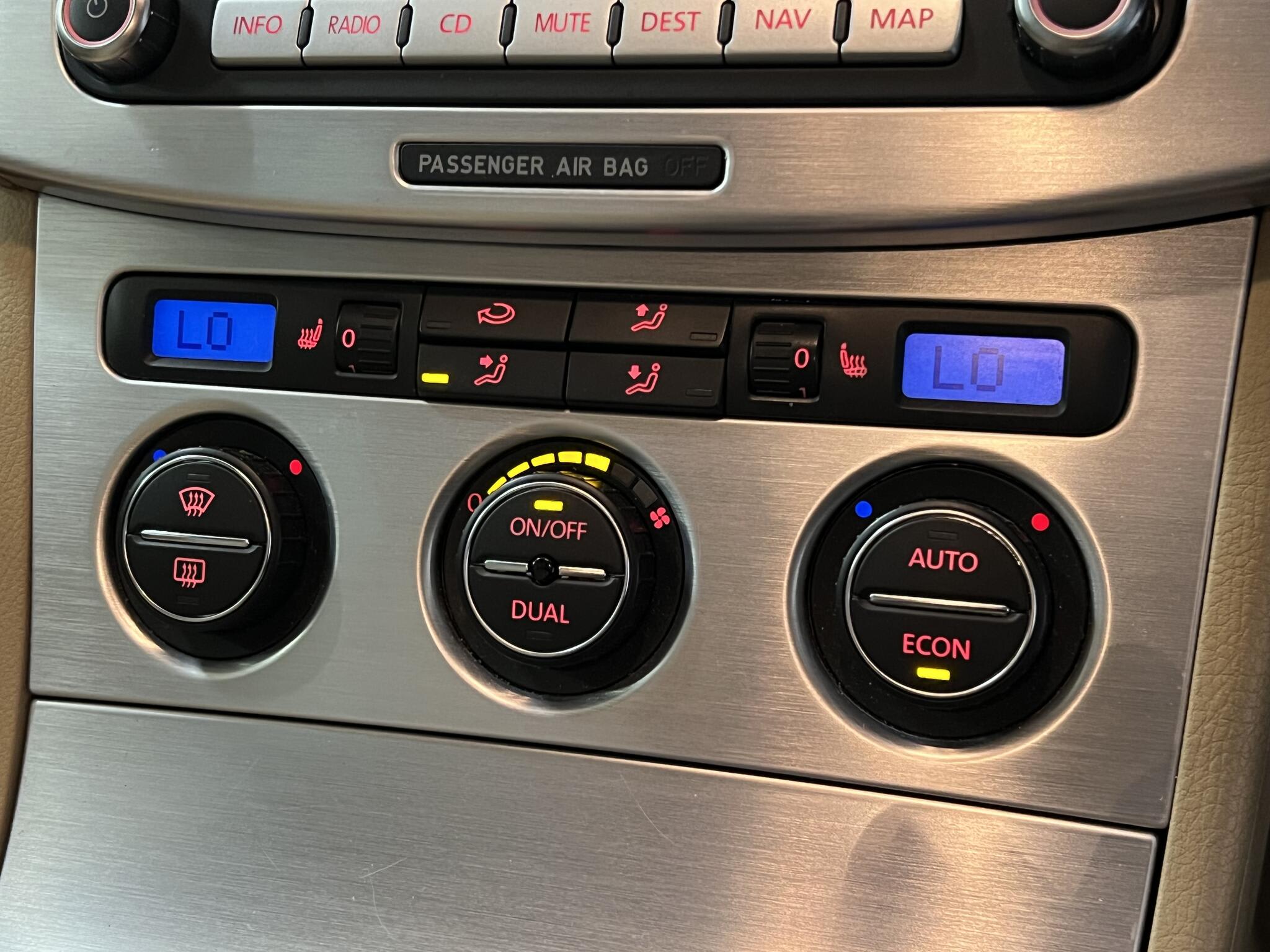 2007 Volkswagen Passat - Image 25