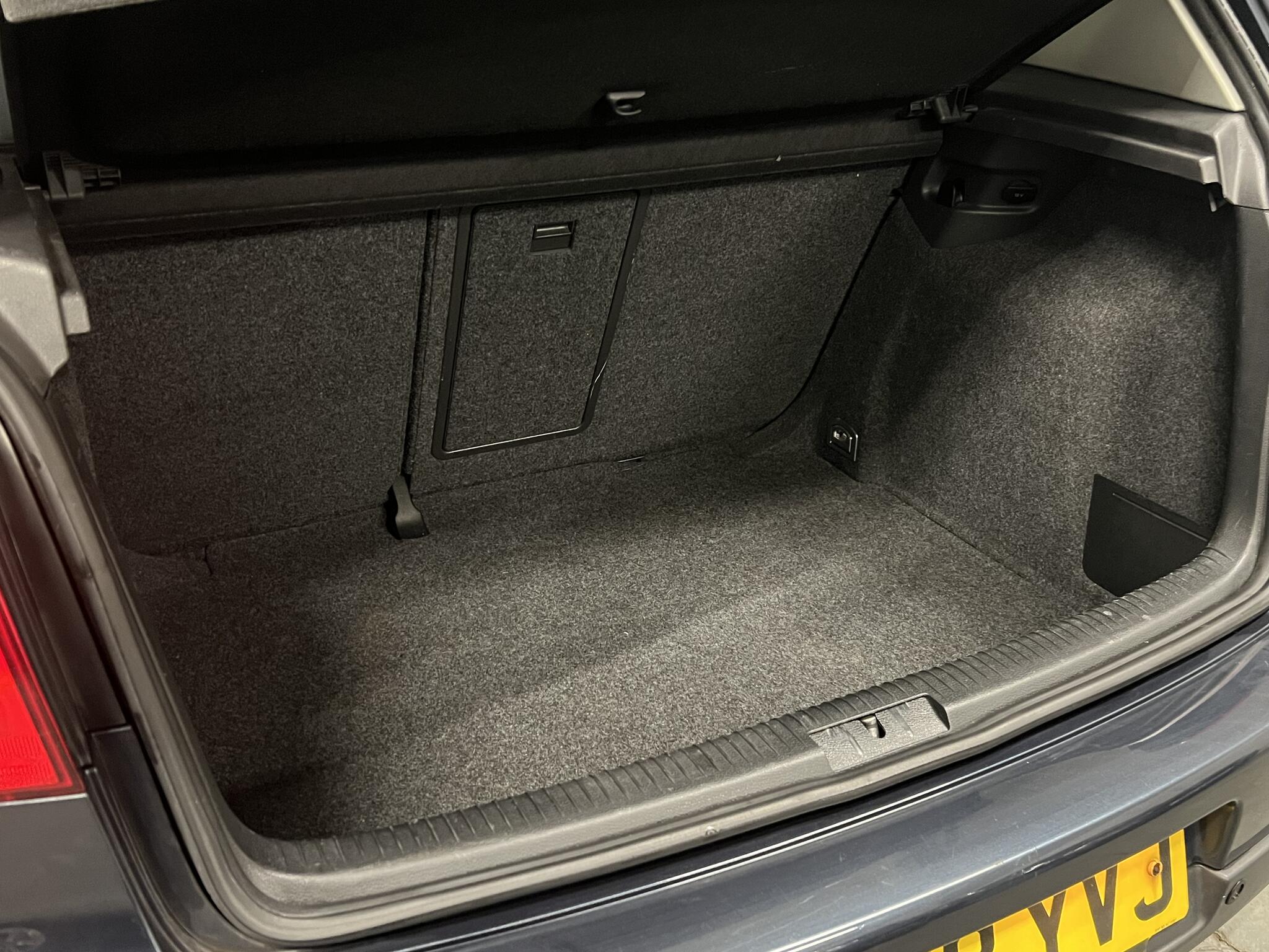 2008 Volkswagen Golf - Image 36