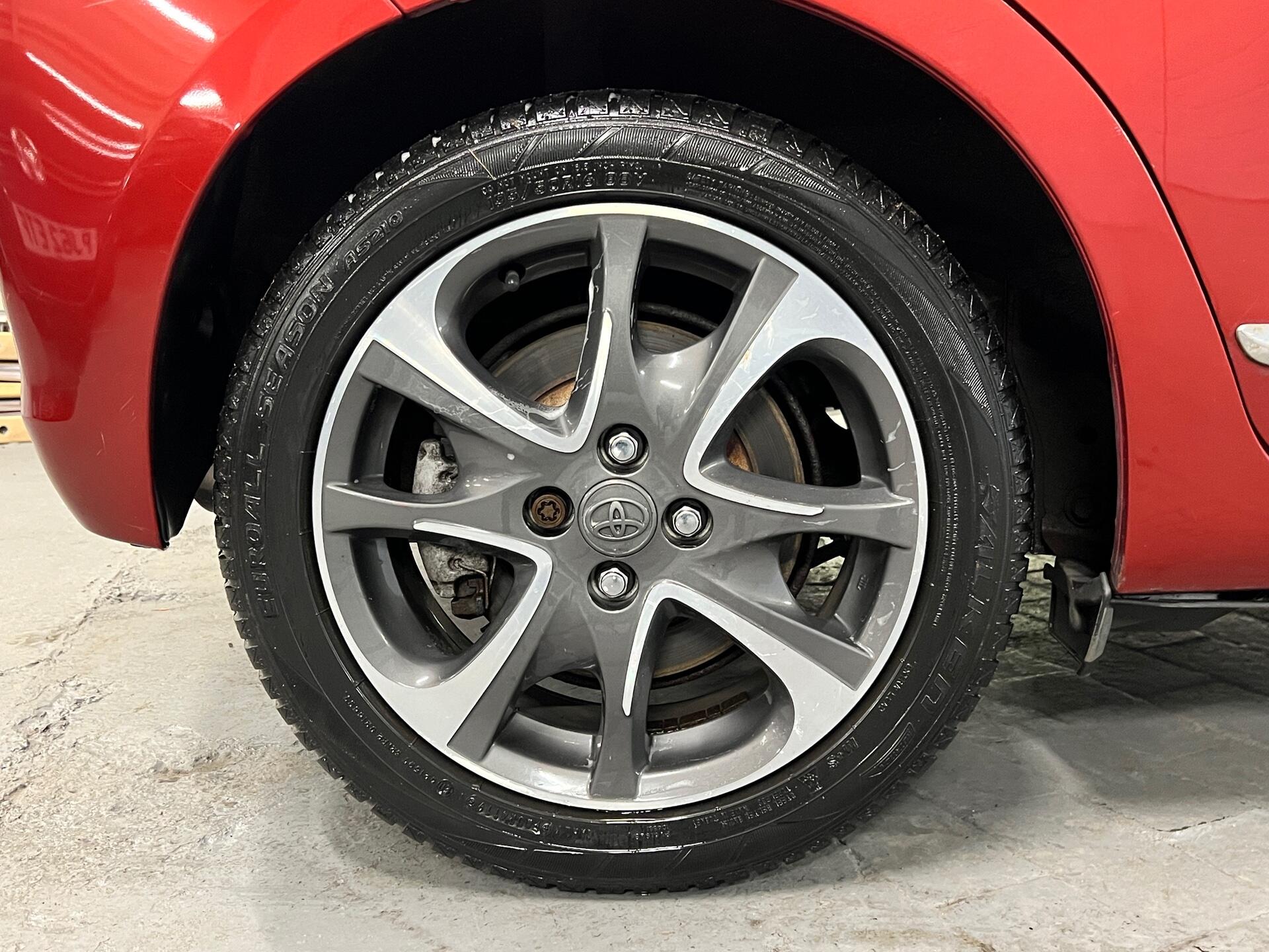 2014 Toyota Yaris - Image 20