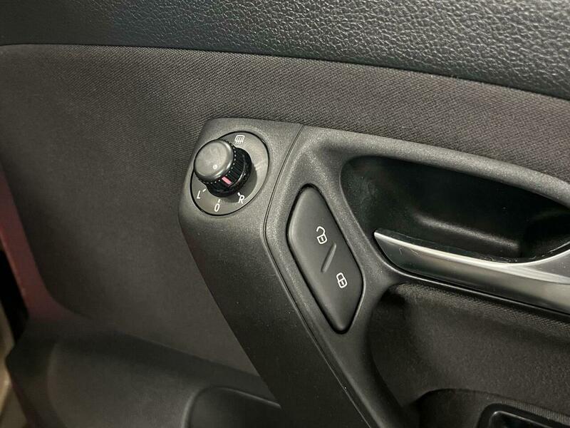 2013 Volkswagen Polo - Image 22