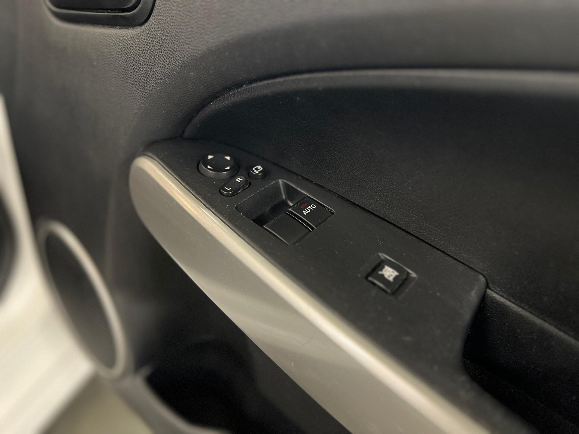 2009 Mazda Mazda2 - Image 18