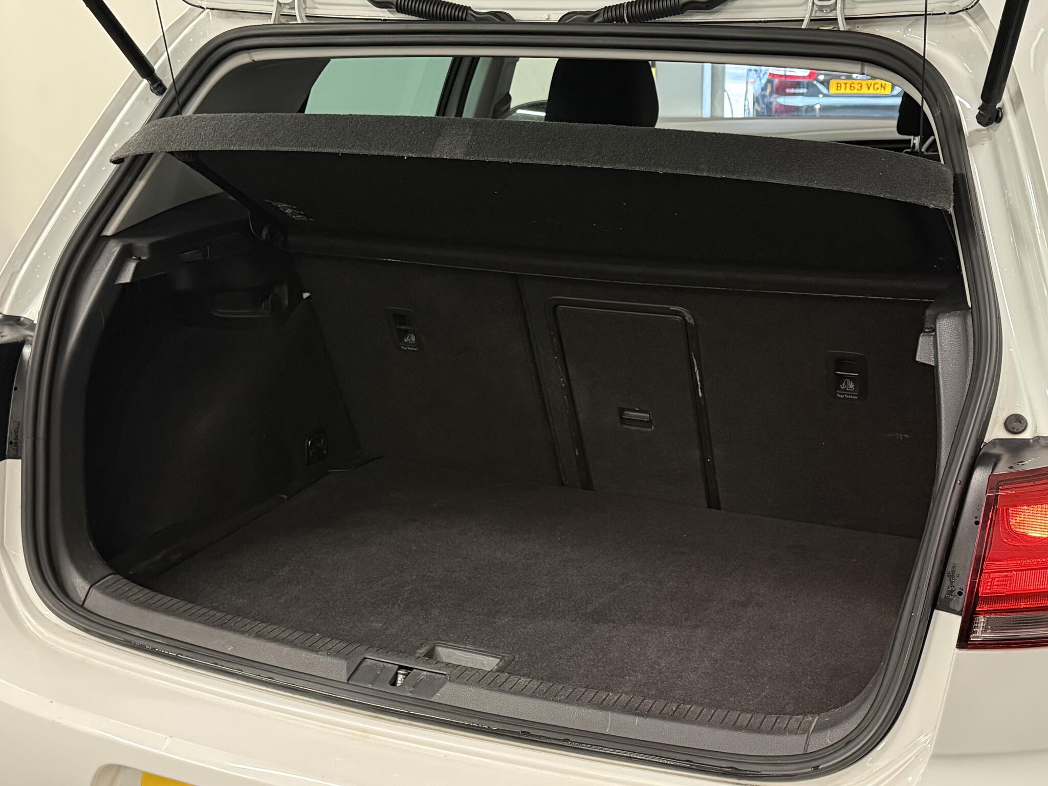 2014 Volkswagen Golf - Image 35