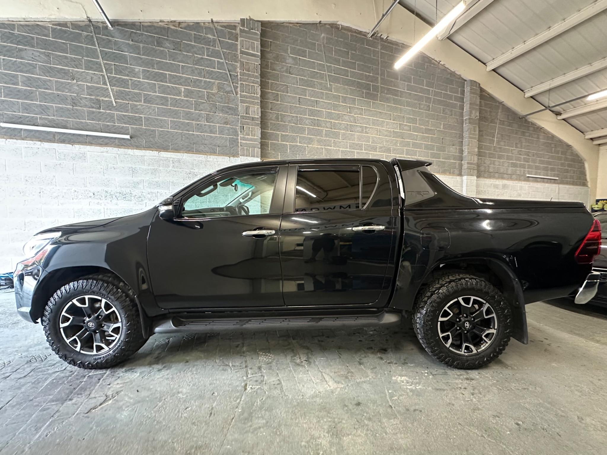 2017 Toyota Hilux - Image 10