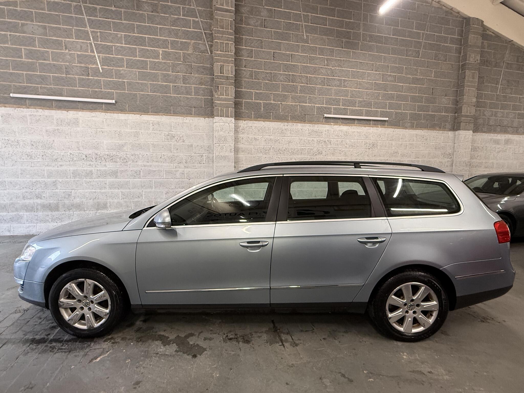 2007 Volkswagen Passat - Image 10