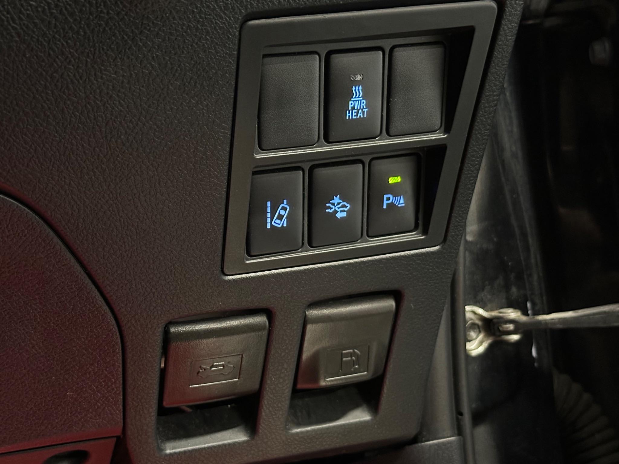 2017 Toyota Hilux - Image 26