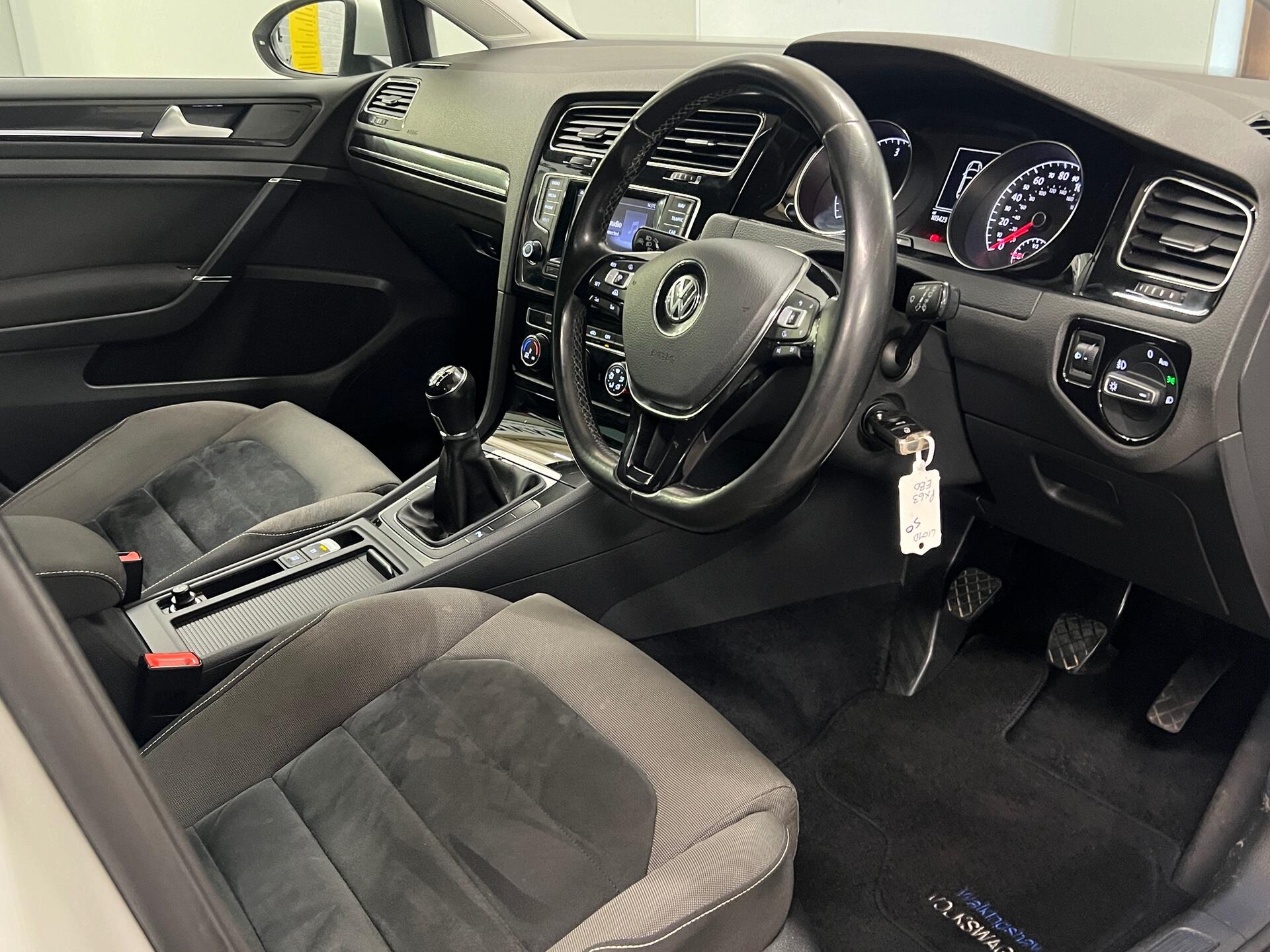 2013 Volkswagen Golf - Image 26