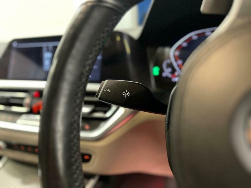 2019 BMW 3 Series - Image 36