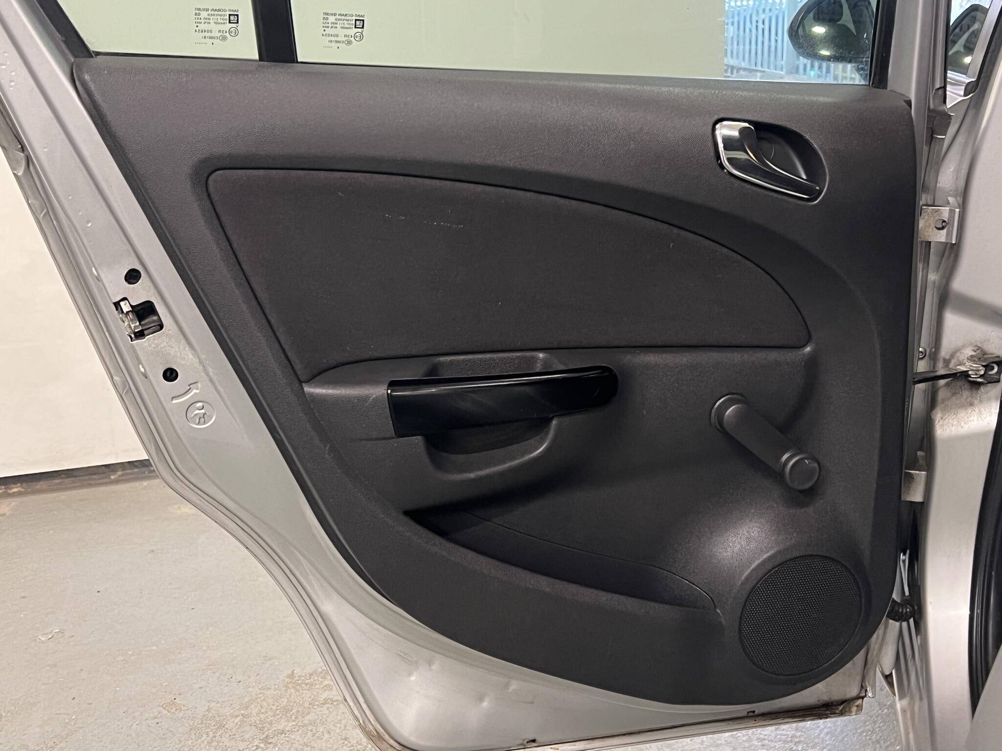 2014 Vauxhall Corsa - Image 33