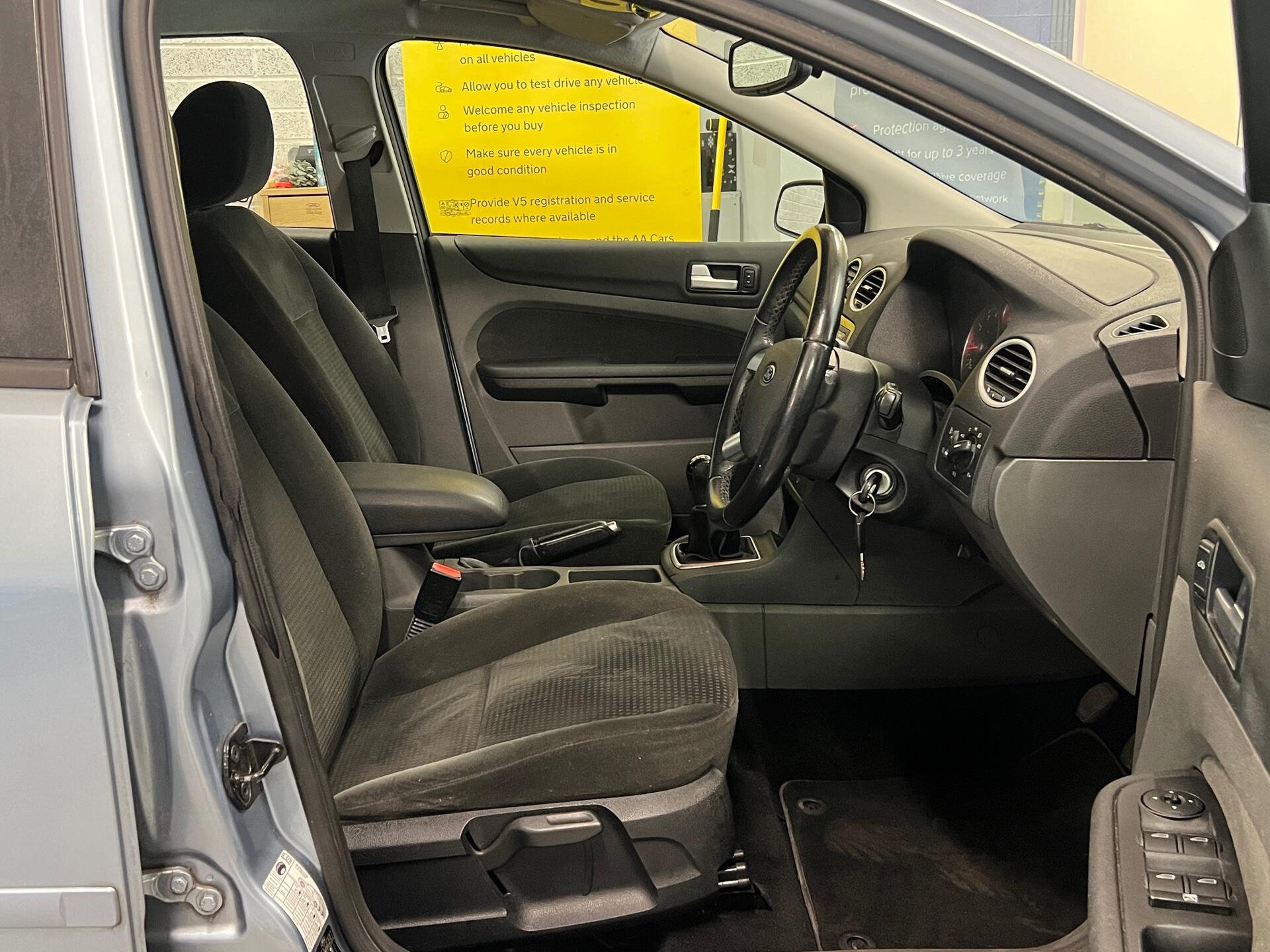 2007 Ford Focus - Image 17