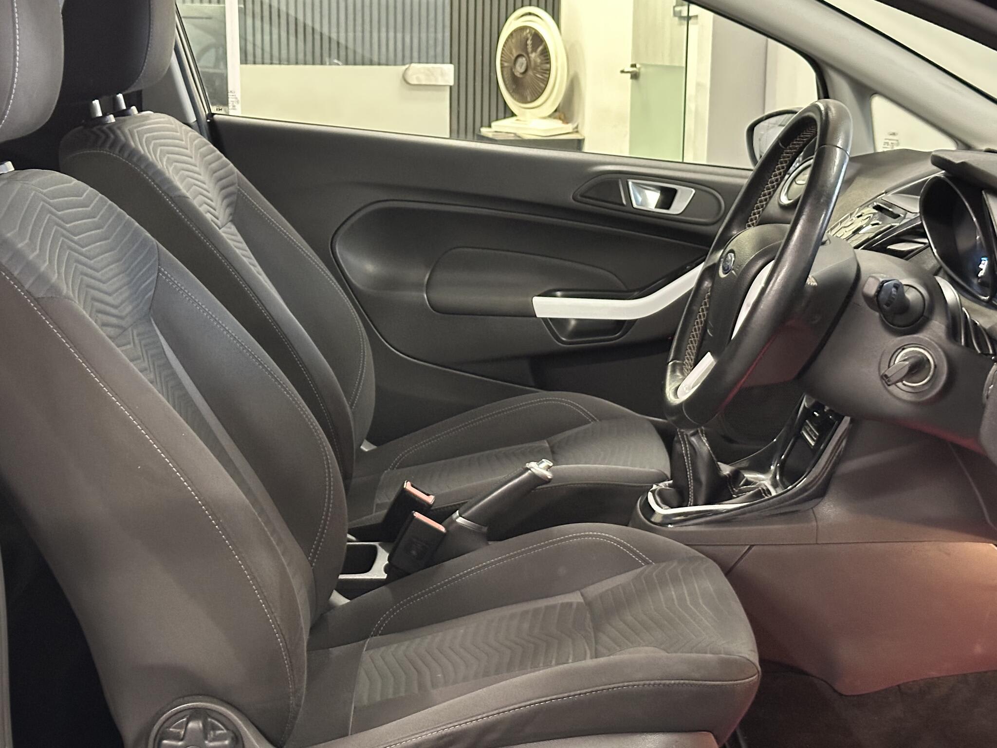 2016 Ford Fiesta - Image 31