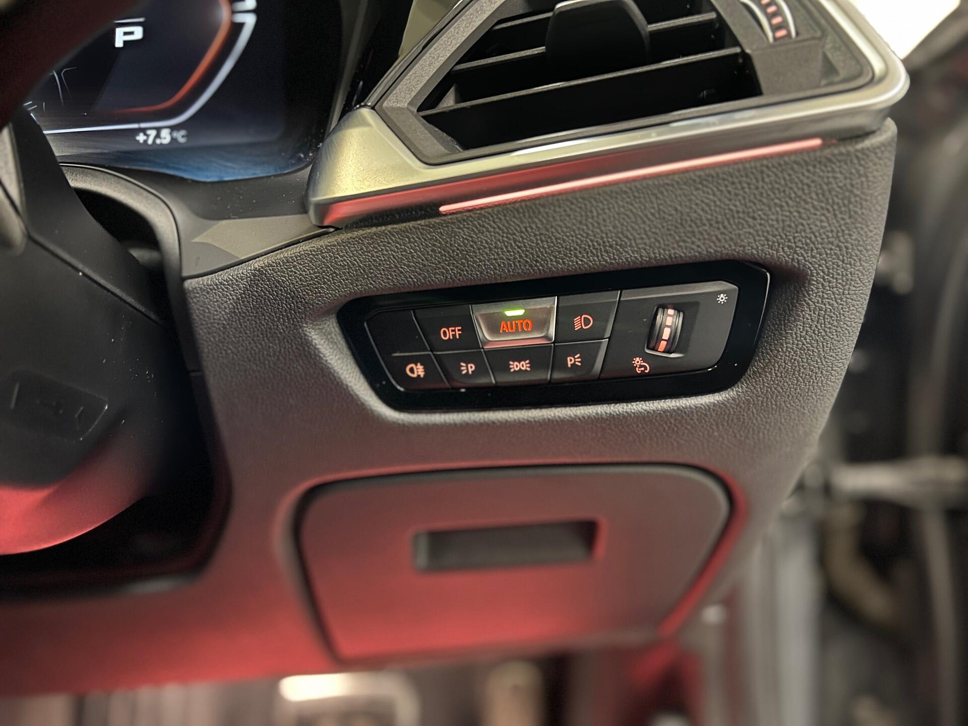 2021 BMW 3 Series - Image 32