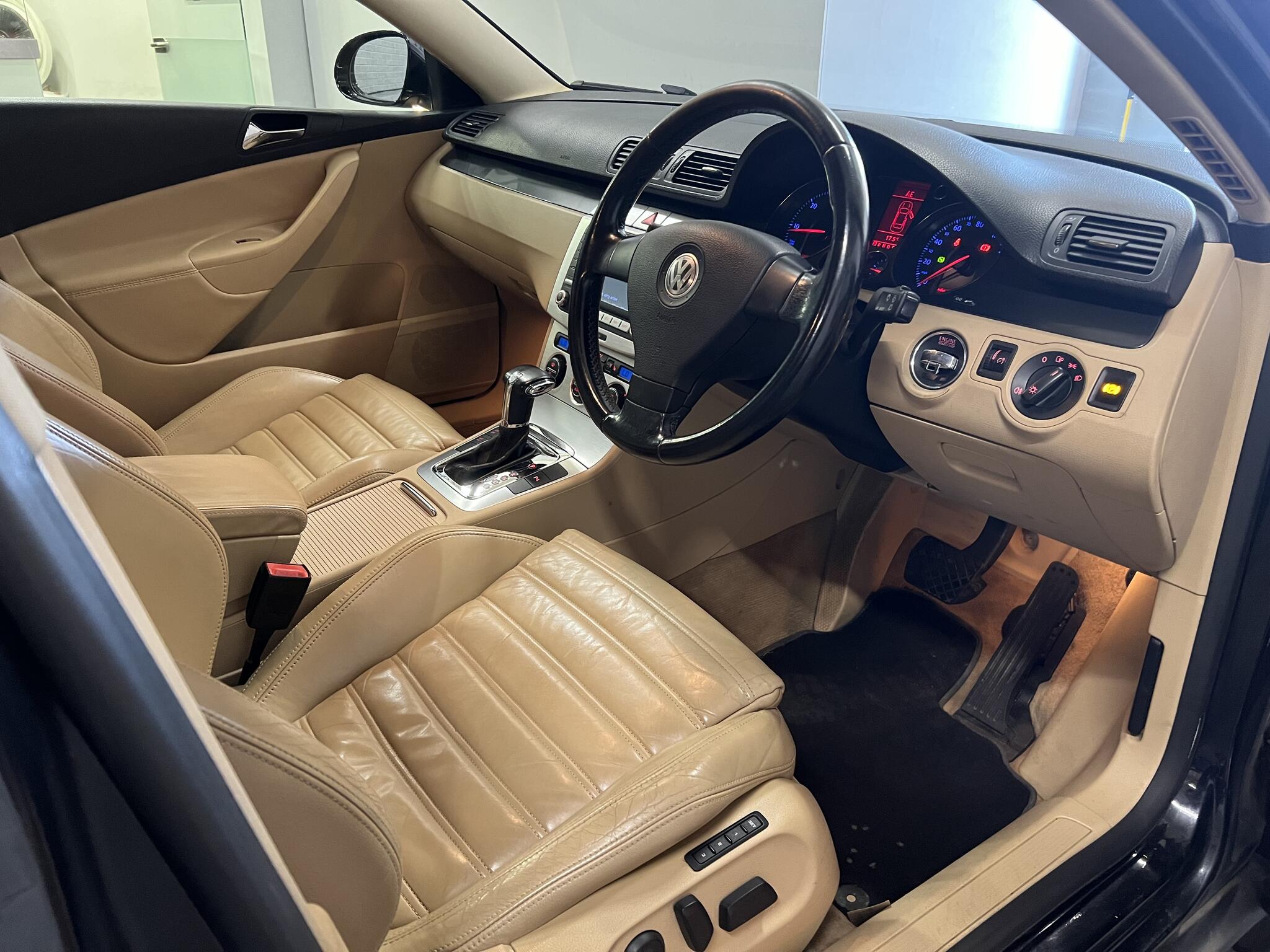 2007 Volkswagen Passat - Image 15