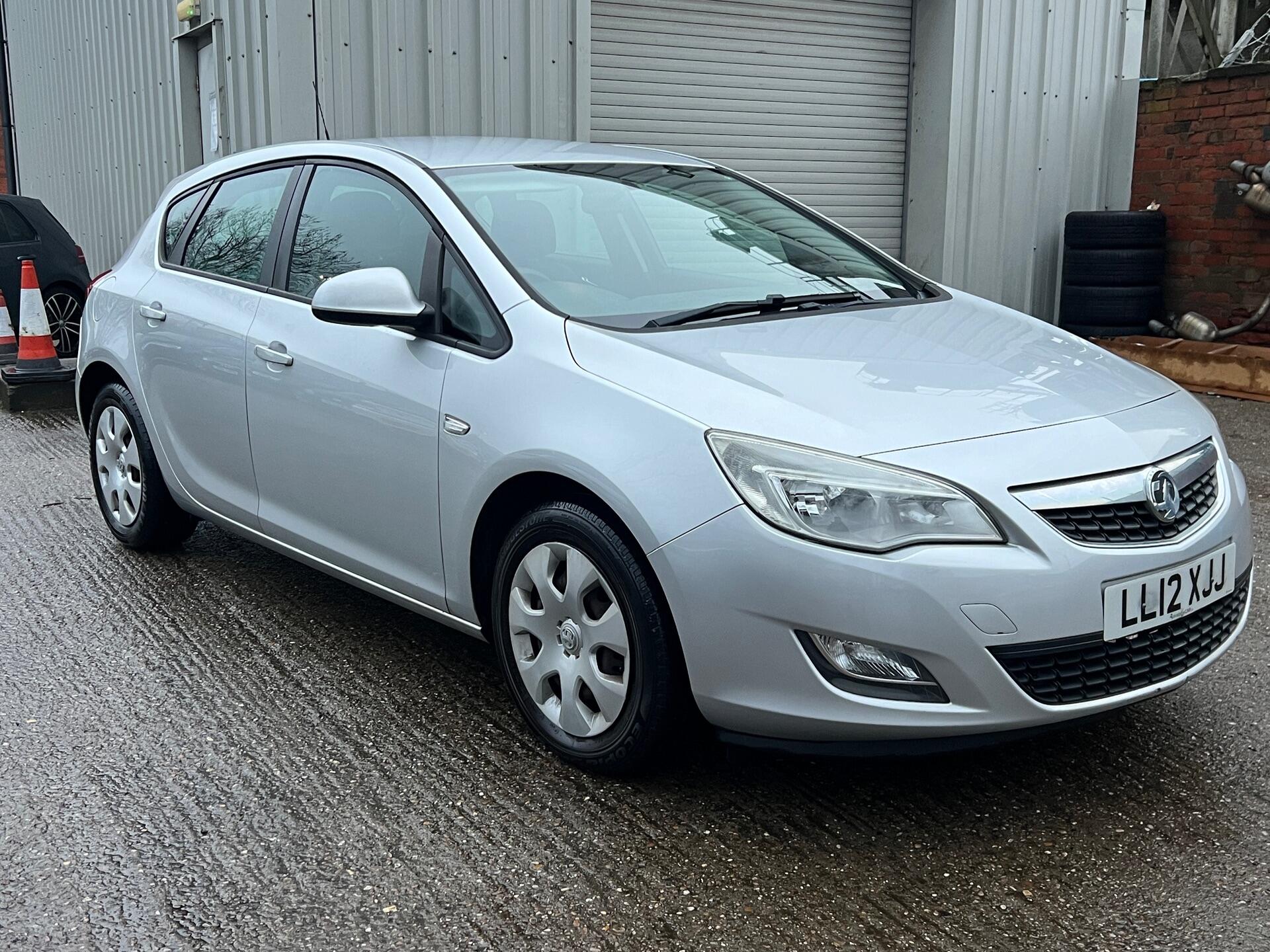 2012 Vauxhall Astra