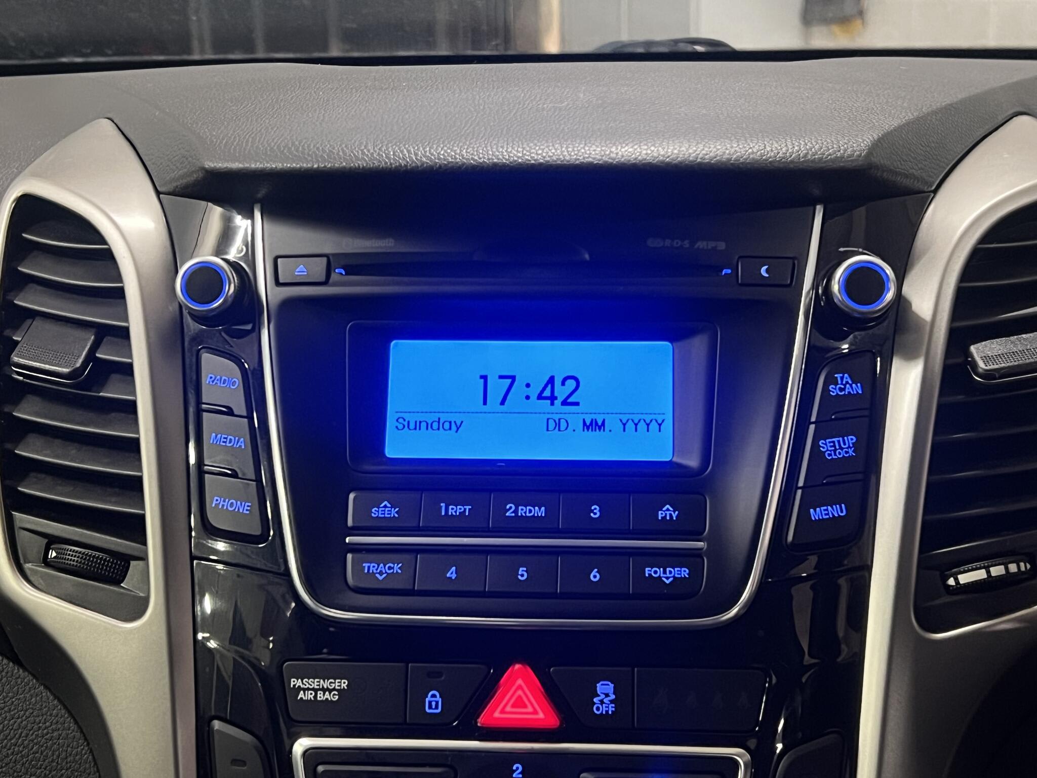 2015 Hyundai i30 - Image 32