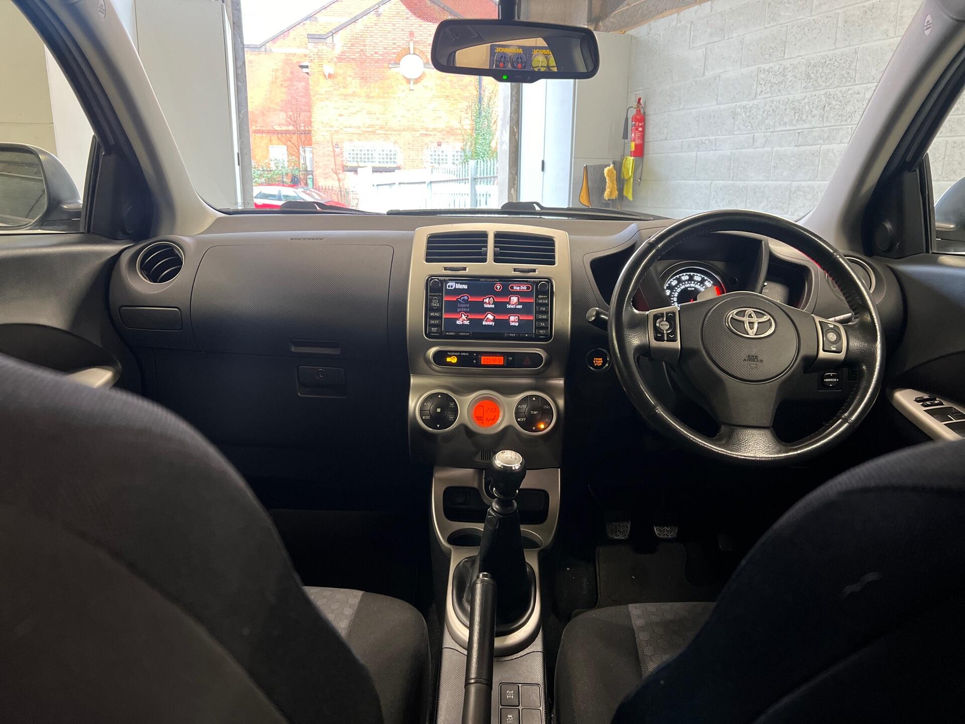 2010 Toyota Urban Cruiser - Image 34