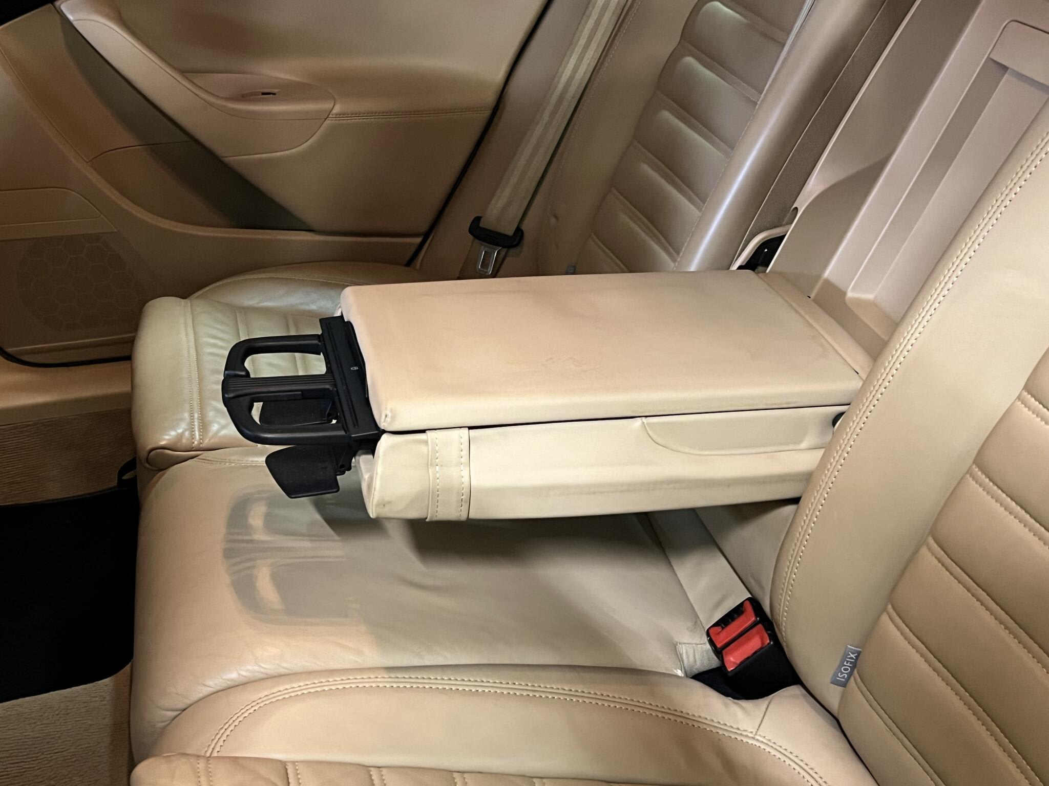 2007 Volkswagen Passat - Image 36