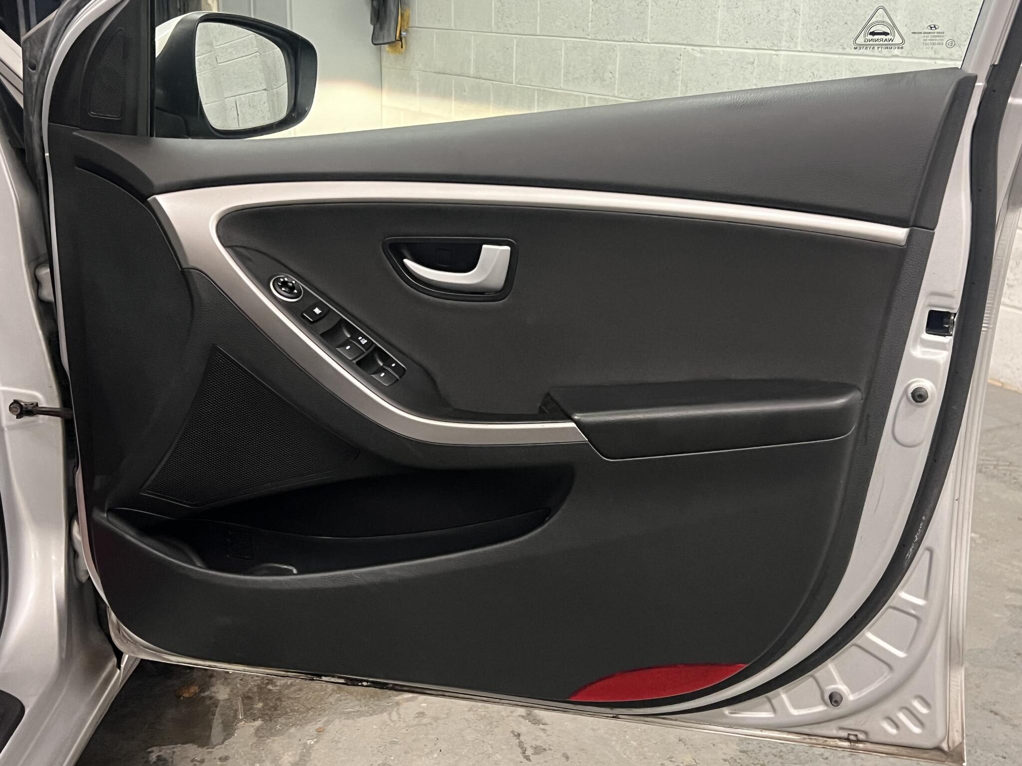 2015 Hyundai i30 - Image 20