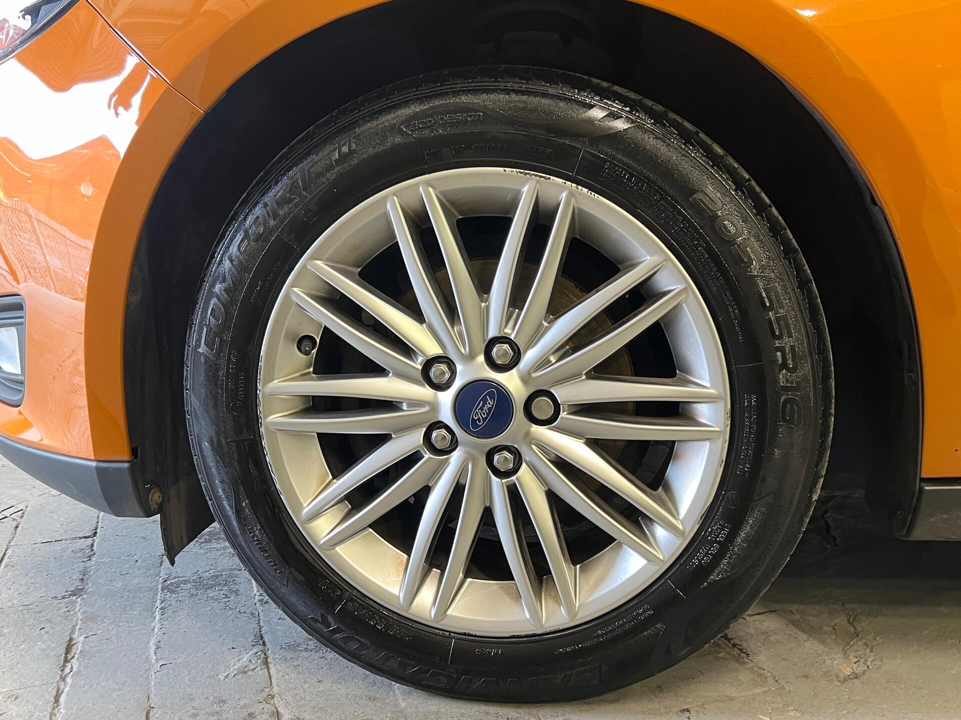 2017 Ford Focus - Image 17