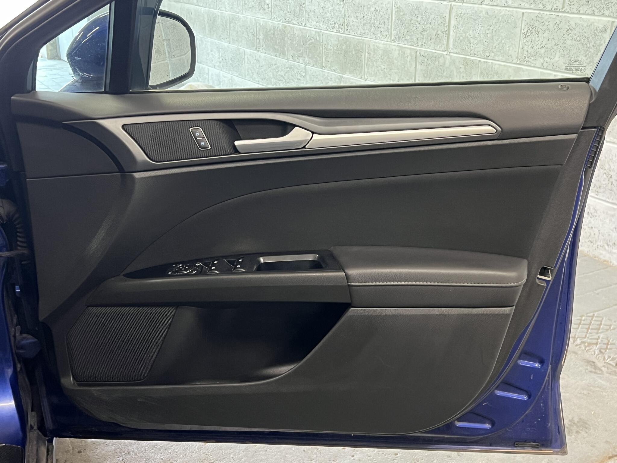 2015 Ford Mondeo - Image 17