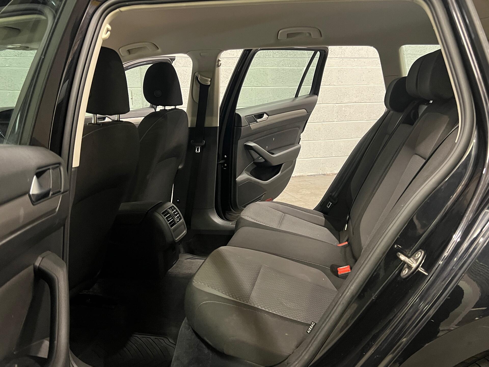 2015 Volkswagen Passat - Image 45