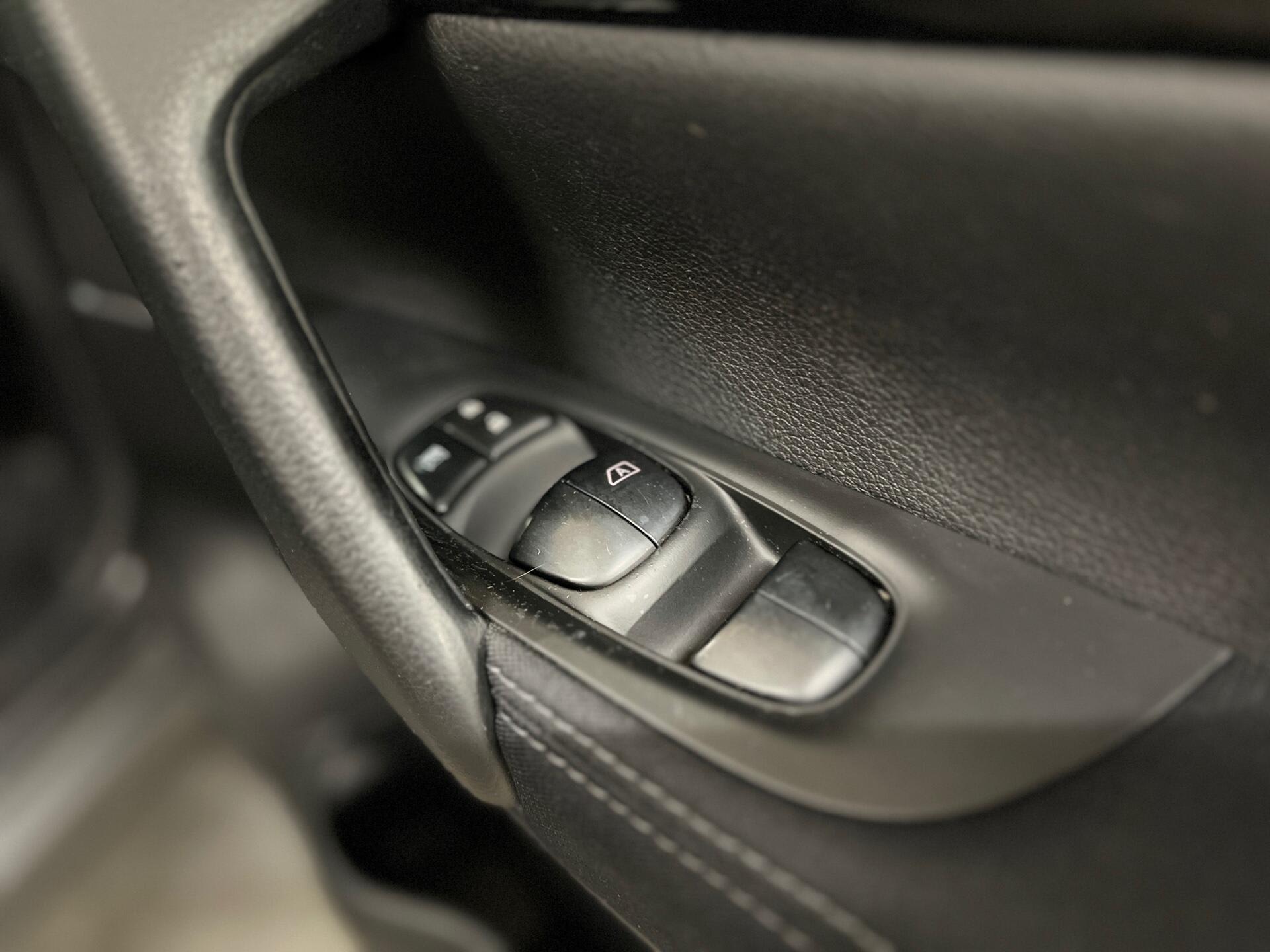 2016 Nissan Qashqai - Image 27