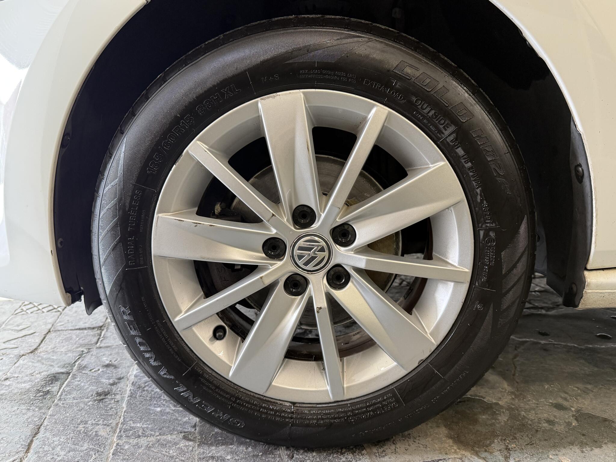 2014 Volkswagen Polo - Image 15